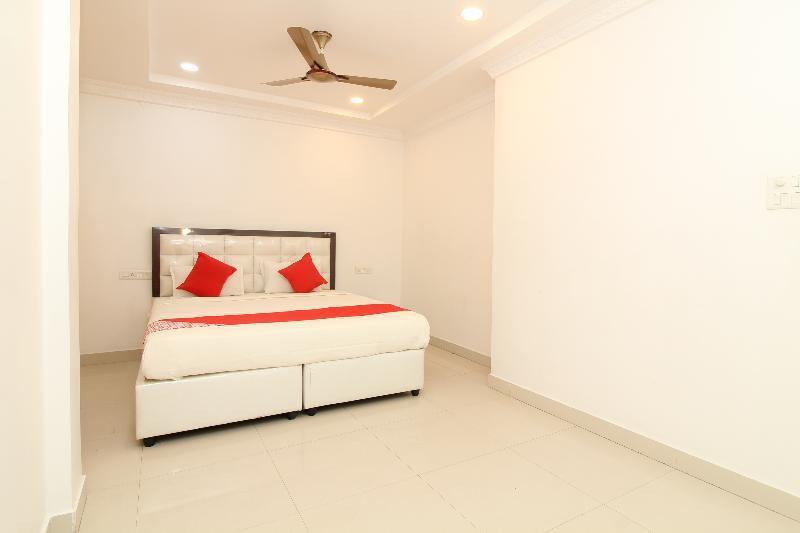 Oyo 37499 Saba Service Apartments Hyderabad Exterior foto